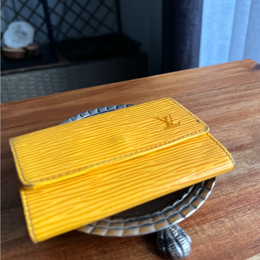 ⭐️ Louis Vuitton yellow Epi w/ Purple interior Key Holder (6 Hooks)
